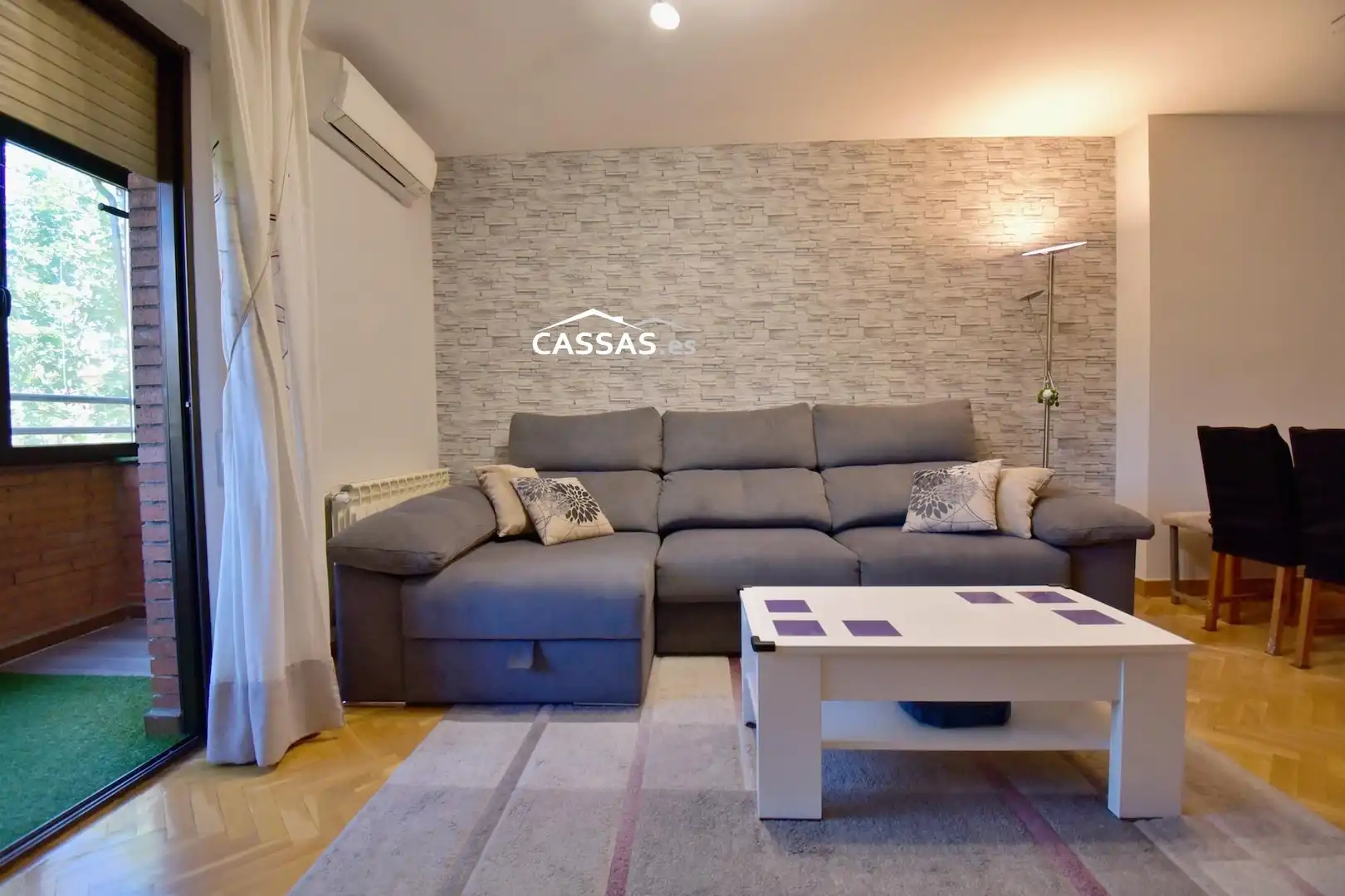 Living room of Flat for sale in Torrejón de Ardoz  with Air Conditioner, Heating and Parquet flooring