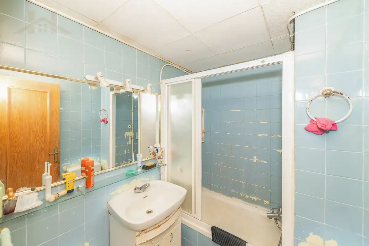 Badezimmer von Wohnung zum Verkauf in Leganés