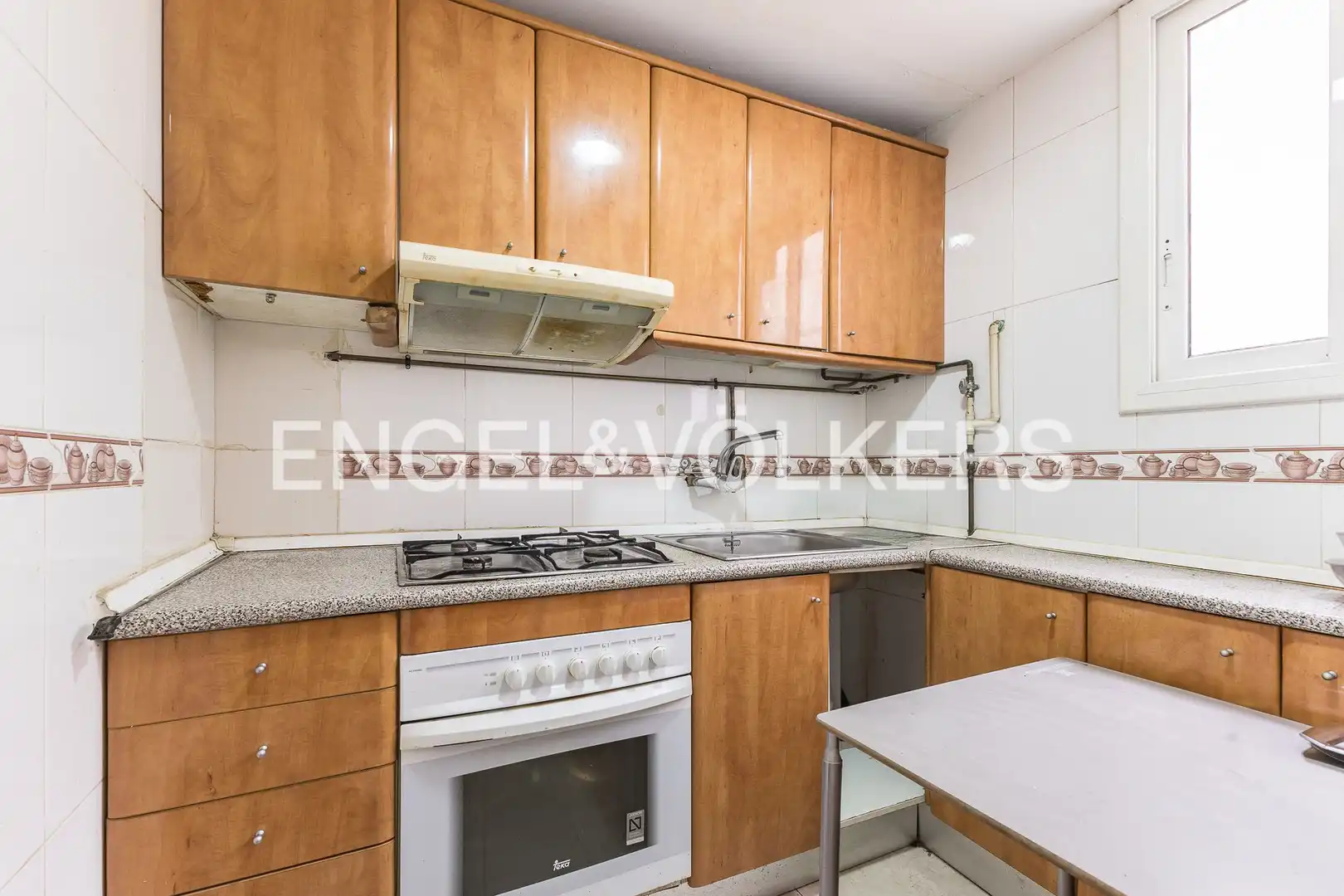 Küche von Wohnung zum Verkauf in Barcelona mit Heizung und Privatgarten