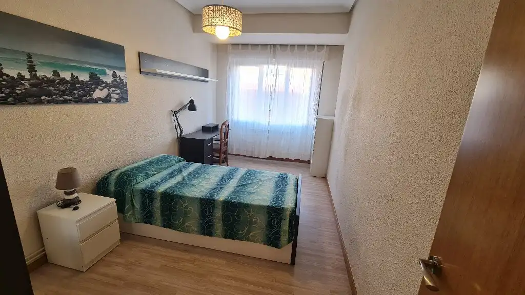 Bedroom of Flat for rent in  Logroño  with Heating, Parquet flooring and Terrace
