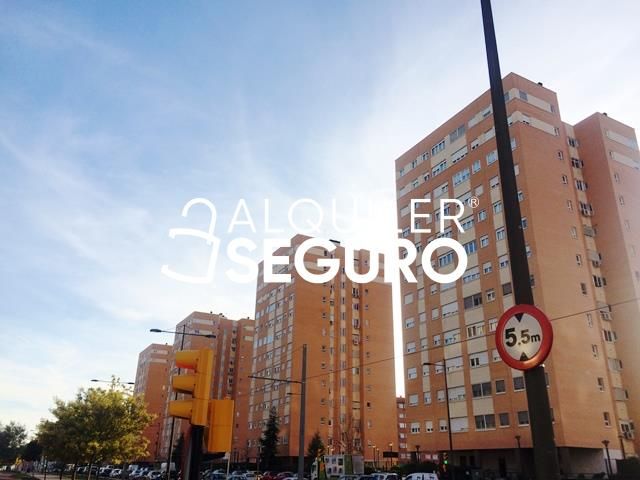 Exterior view of Flat to rent in Parla  with Heating, Storage room and Furnished