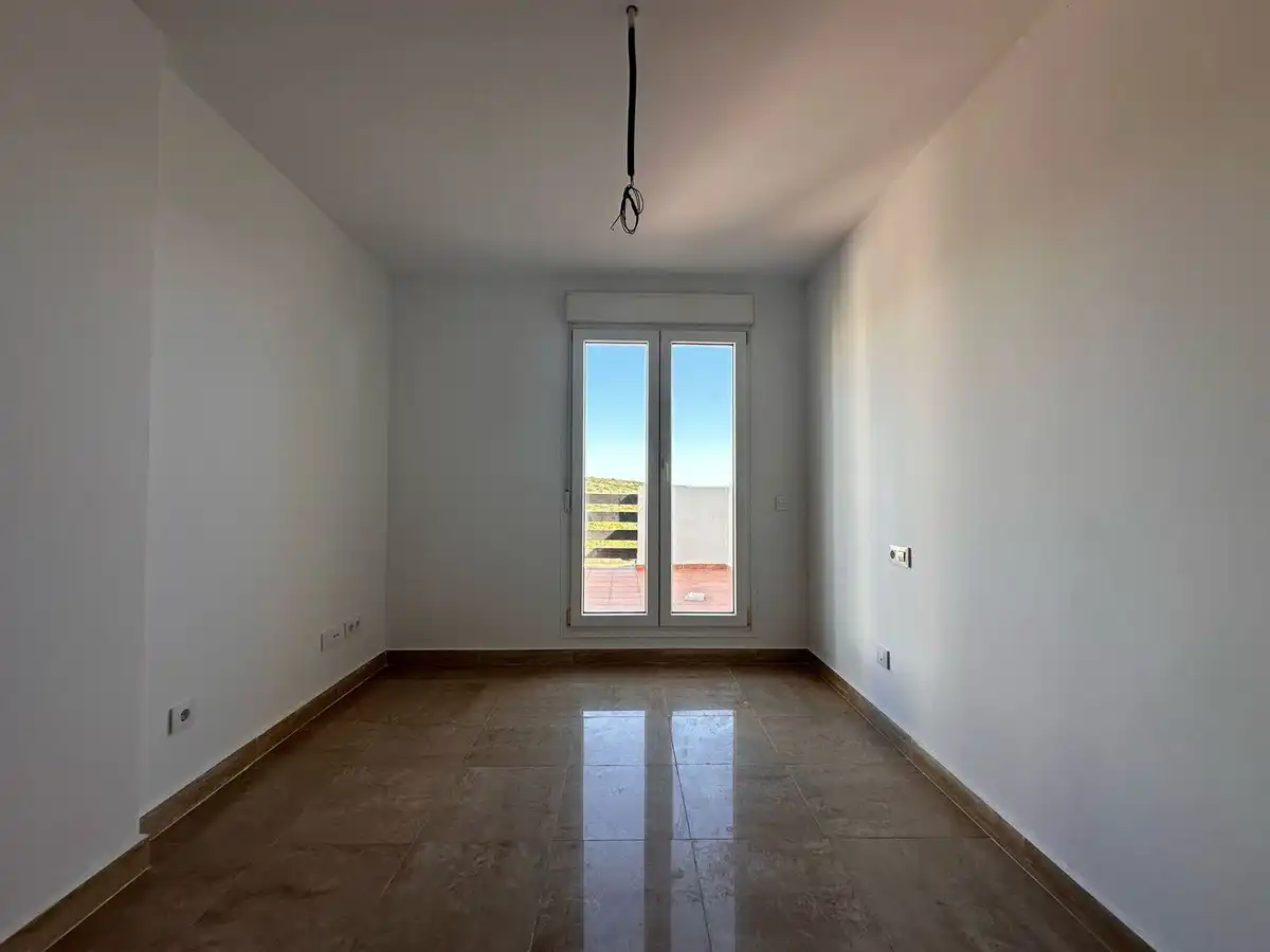 Dormitori de Apartament en venda en Manilva amb Terrassa i Piscina comunitària