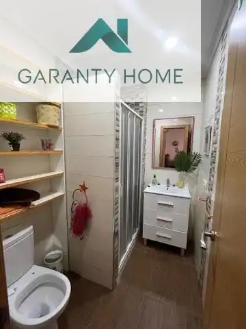 Bany de Casa o xalet de lloguer en Málaga amb Jardí privat, Traster i Moblat