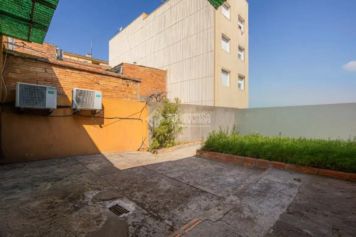 Vista exterior de Casa adosada en venda en Gavà amb Terrassa