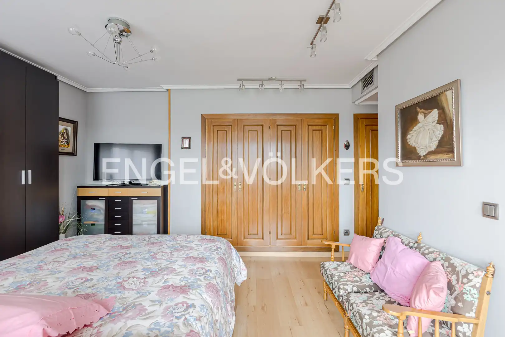 Bedroom of Flat for sale in Madrid  with Heating, Storage room and Furnished