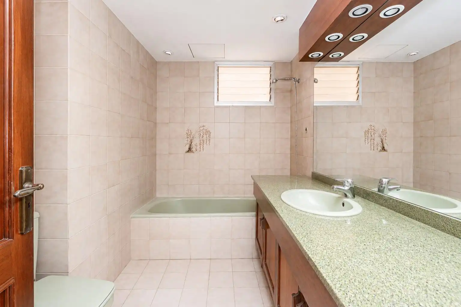 Baño de Piso en venta en  Palma de Mallorca con Calefacción y Terraza