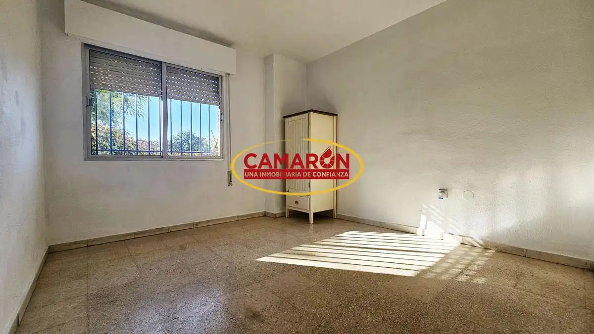 Dormitori de Planta baixa en venda en Sevilla amb Terrassa, Balcó i Piscina comunitària