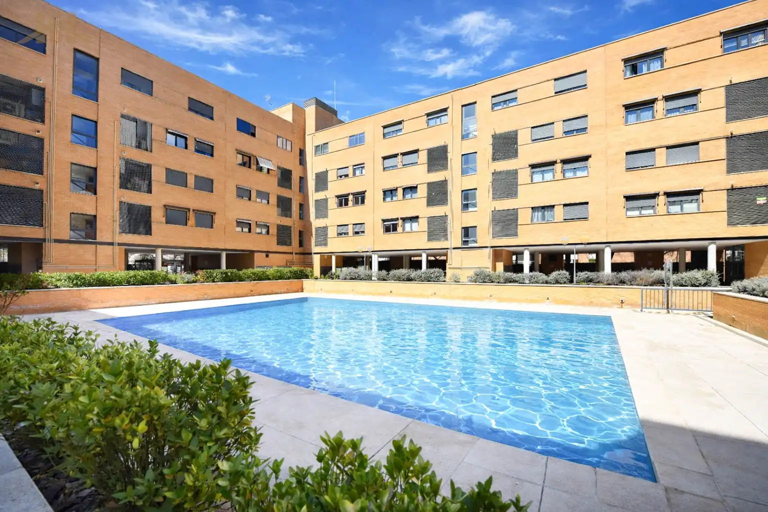 Piscina de Ático en venta en Alcobendas con Aire acondicionado, Calefacción y Terraza