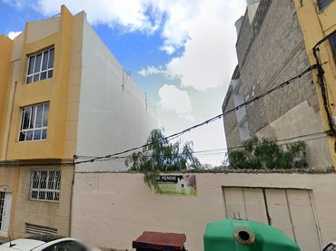 Terreno residencial en venta en Calle Alto de los Leones 23