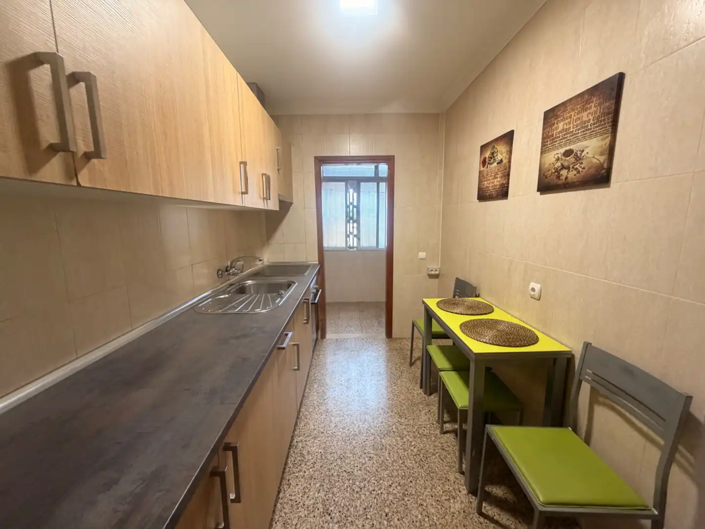 Cuina de Pis en venda en Las Palmas de Gran Canaria amb Moblat i Forn