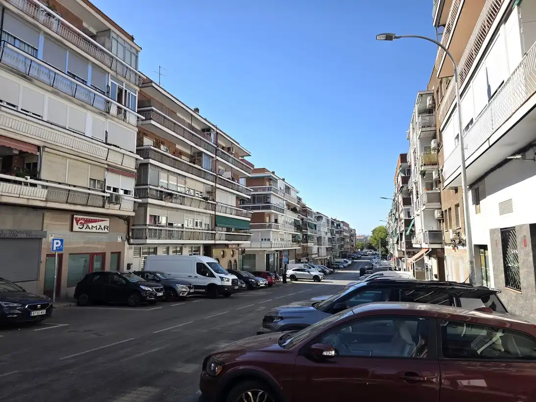 Exterior view of Flat for rent in Madrid  with Heating, Terrace and Furnished