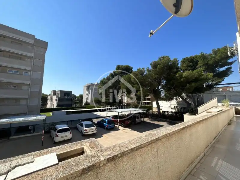 Parking de Apartamento en venta en Mont-roig del Camp con Aire acondicionado y Amueblado