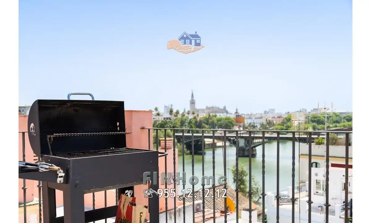 Terraza de Ático de alquiler en Sevilla con Aire acondicionado, Calefacción y Jardín privado