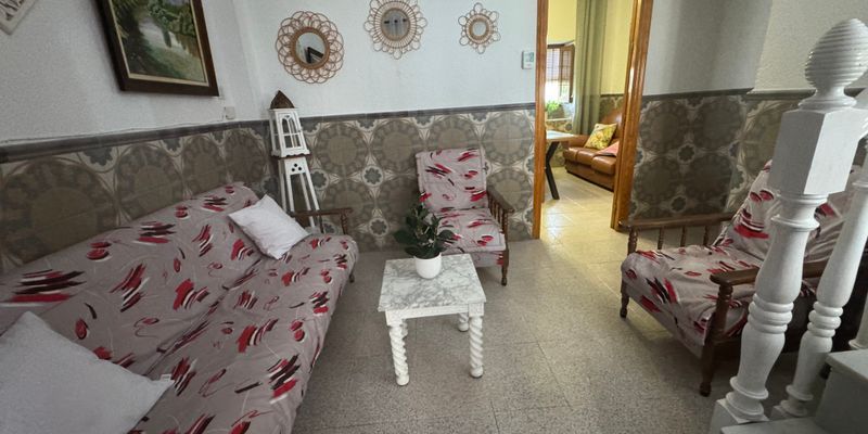 Sala de estar de Casa o chalet en venta en Vélez de Benaudalla con Terraza, Trastero y Amueblado