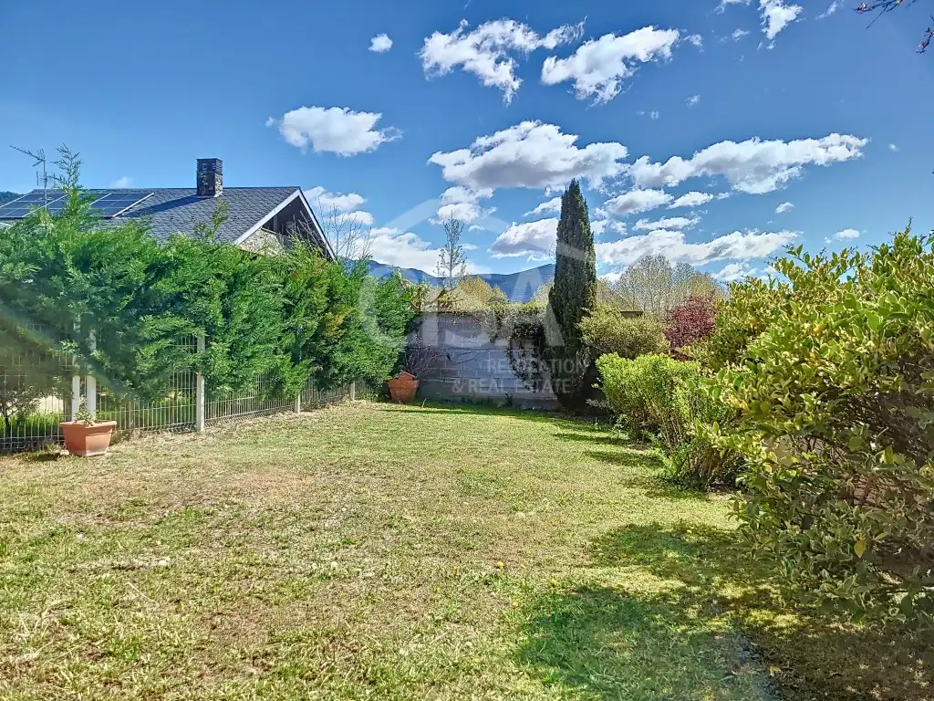 Jardí de Casa o xalet en venda en La Seu d'Urgell amb Jardí privat, Terrassa i Traster