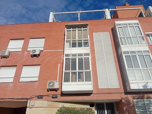 Piso en Venta en Valdeacederas
