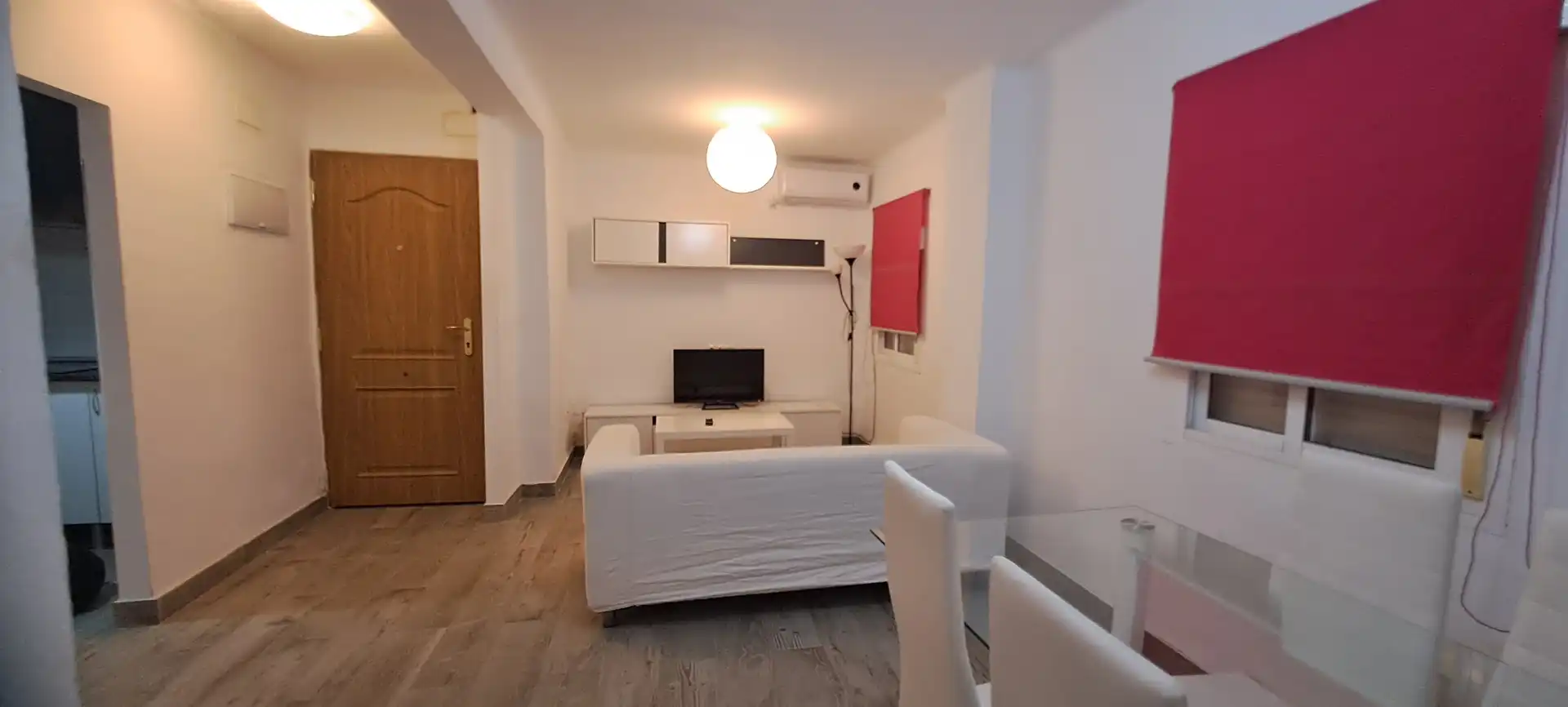 Flat for rent in Avenida Virgen del Rocío, Centro - Doña Mercedes