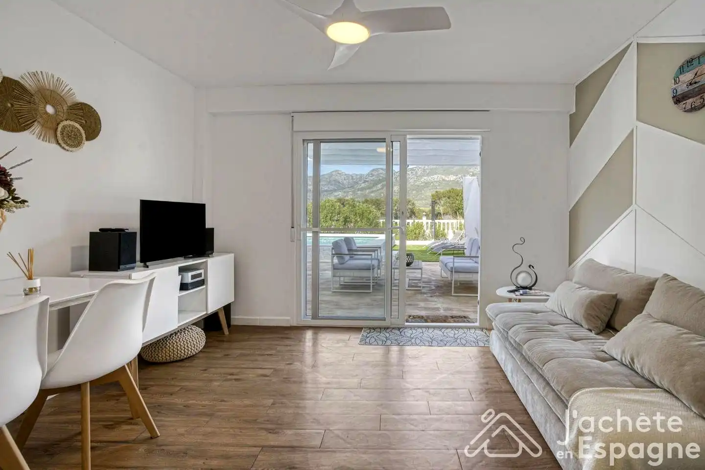 Sala d'estar de Casa o xalet en venda en Alzira amb Aire condicionat, Calefacció i Jardí privat
