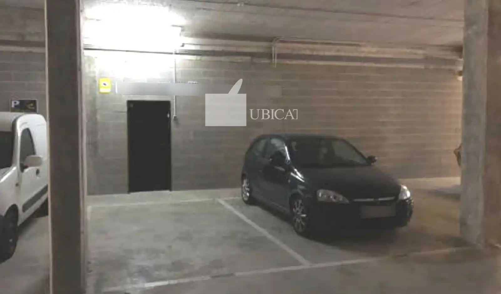 Aparcament de Nau industrial en venda en Badalona