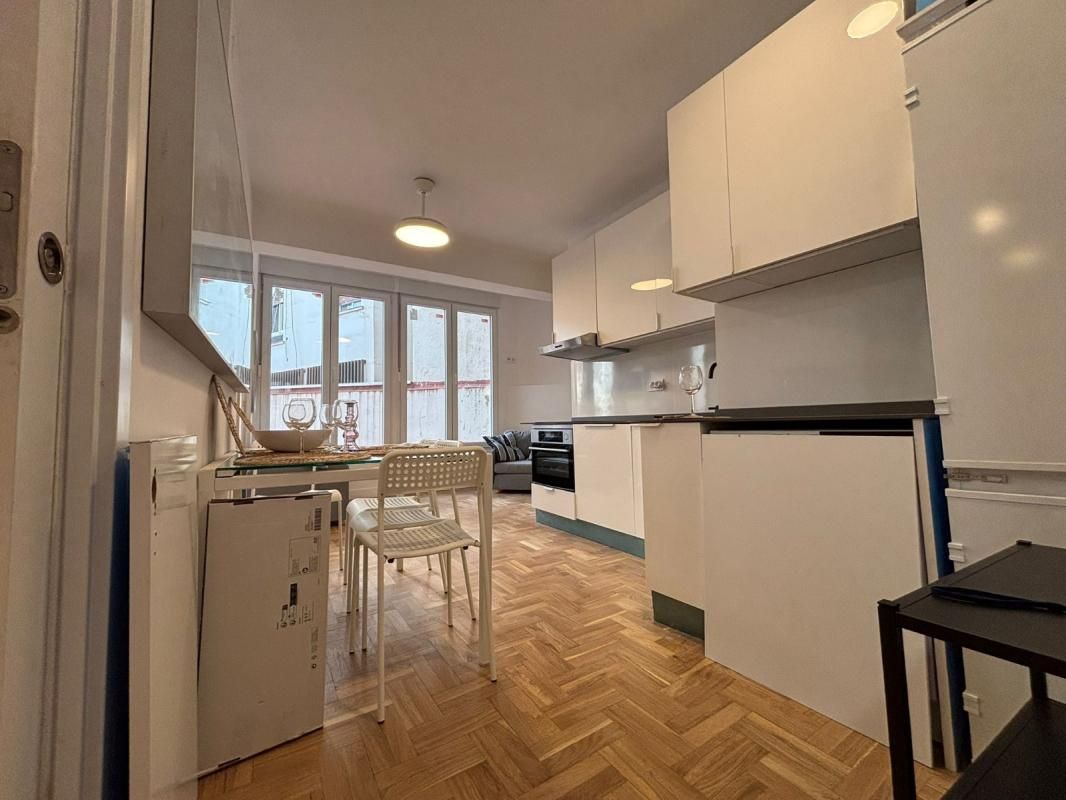 Flat for sale in C. de Sánchez Barcáiztegui, Pacífico