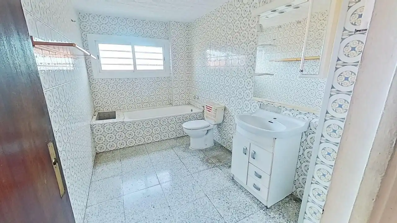 Bathroom of Houses for sale in Sant Vicenç Dels Horts  with Air Conditioner, Terrace and Storage room