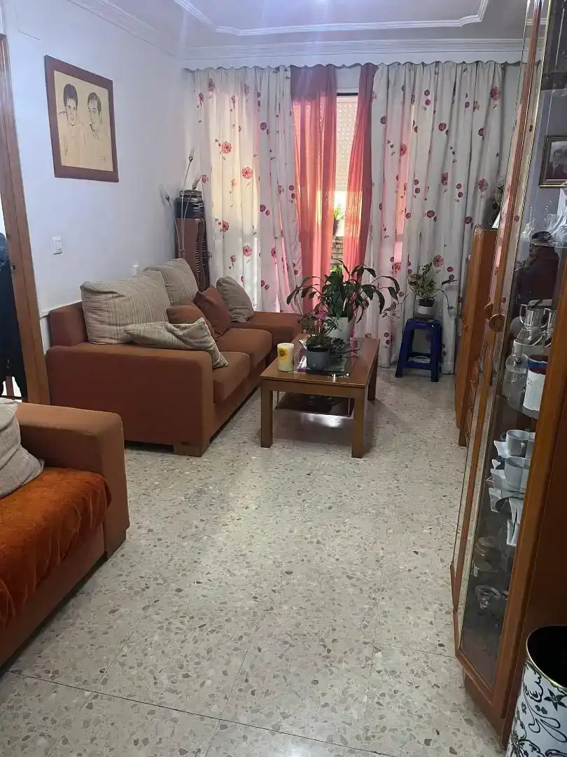 Sala d'estar de Pis en venda en Dos Hermanas amb Aire condicionat i Balcó