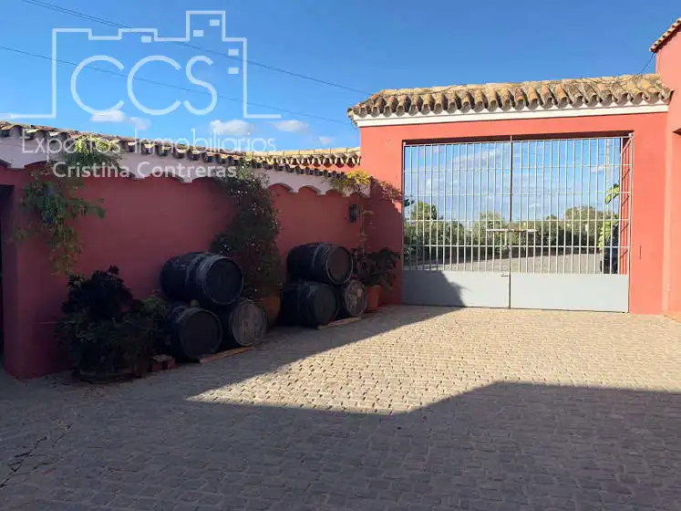 Vista exterior de Finca rústica en venta en Alcalá de Guadaira con Piscina y Amueblado