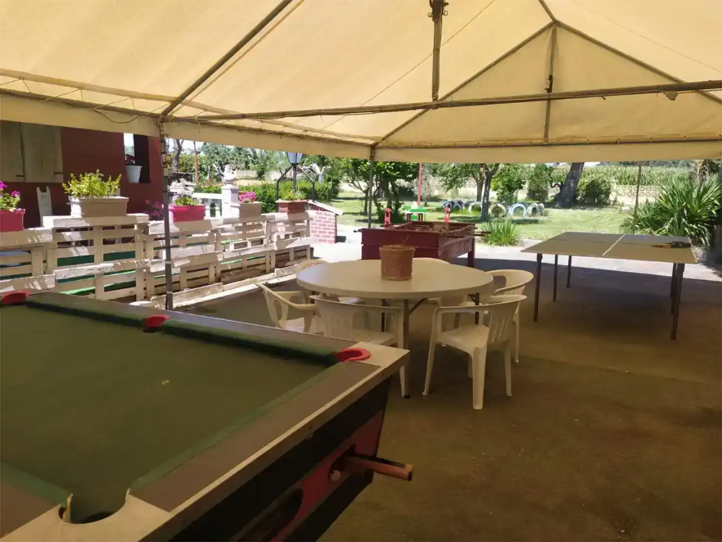 Terrassa de Casa o xalet en venda en El Pino de Tormes amb Piscina, Moblat i Forn