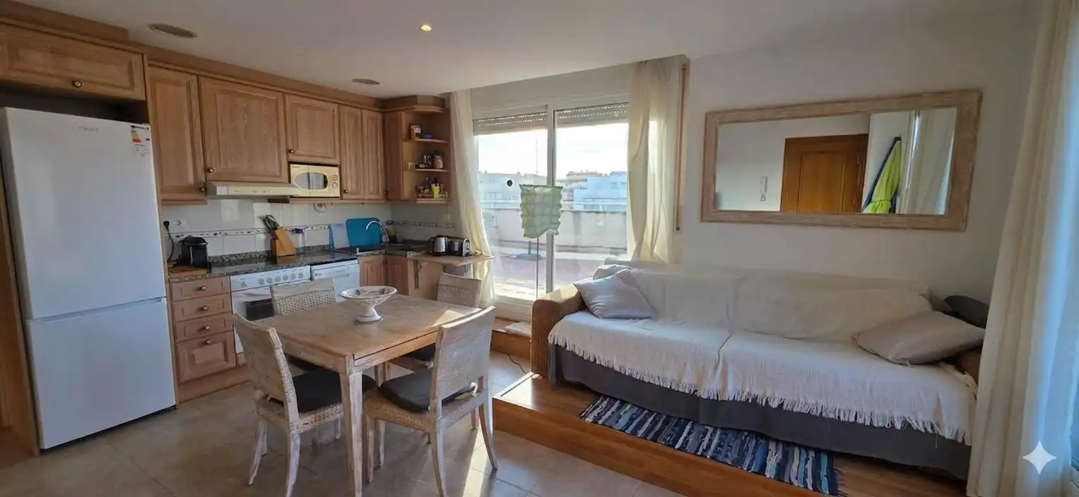 Wohnzimmer von Dachboden zum Verkauf in L'Ametlla de Mar  mit Klimaanlage, Heizung und Terrasse