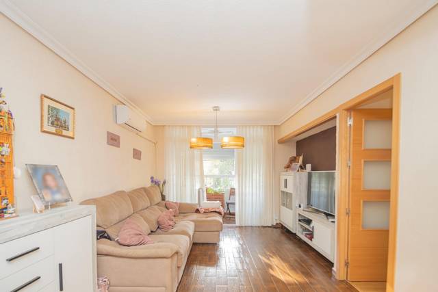 Piso en Venta en Calle de Cantalobos en Villegas