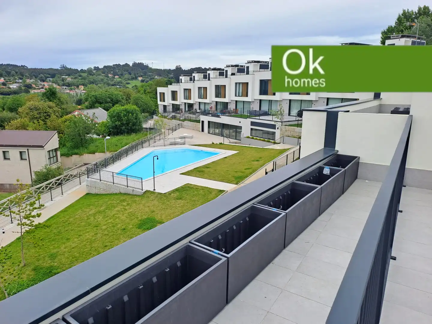 Terraza de Casa adosada en venta en Oleiros con Calefacción, Parquet y Terraza