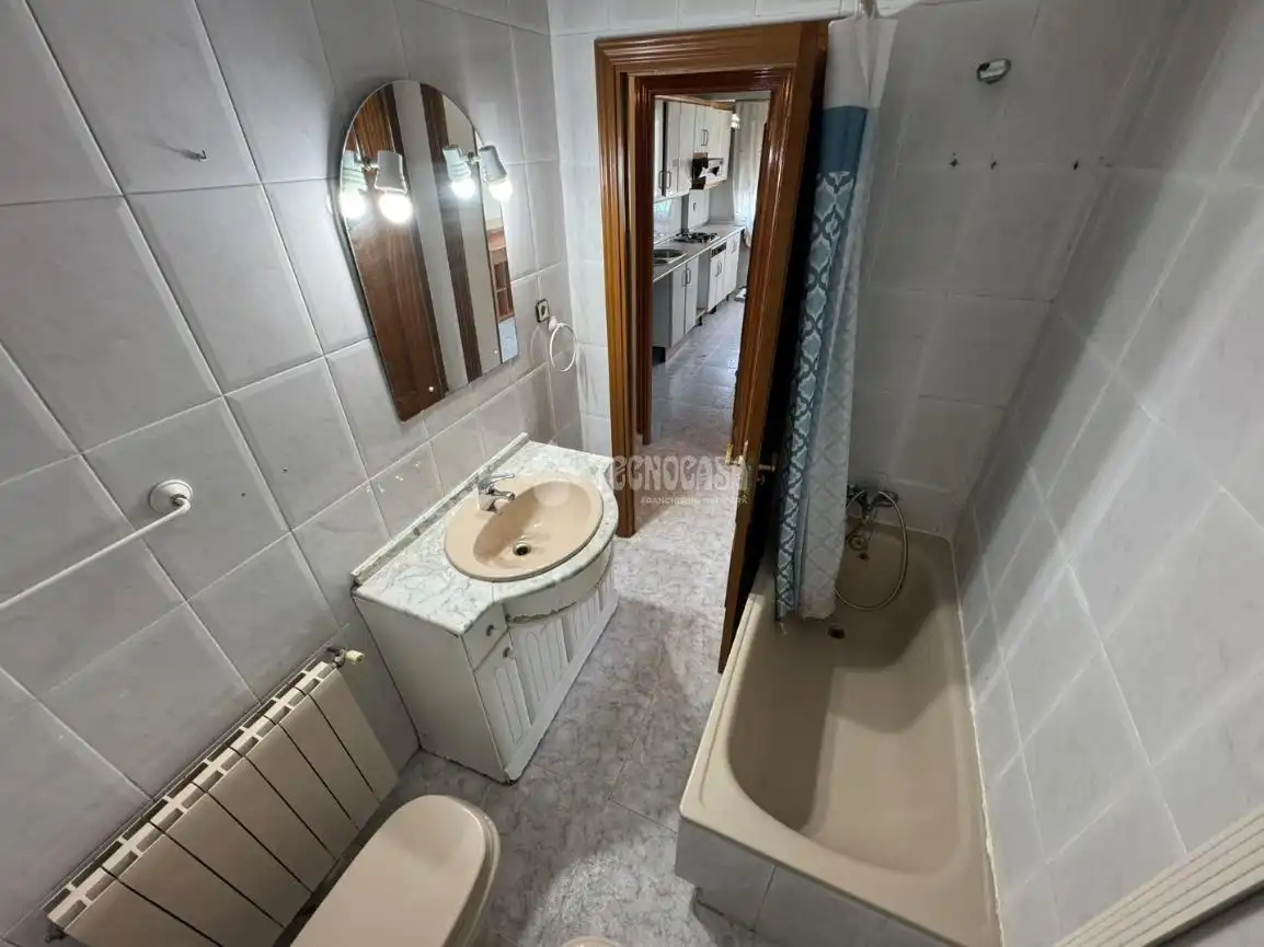 Baño de Piso en venta en Madrid con Calefacción y Terraza