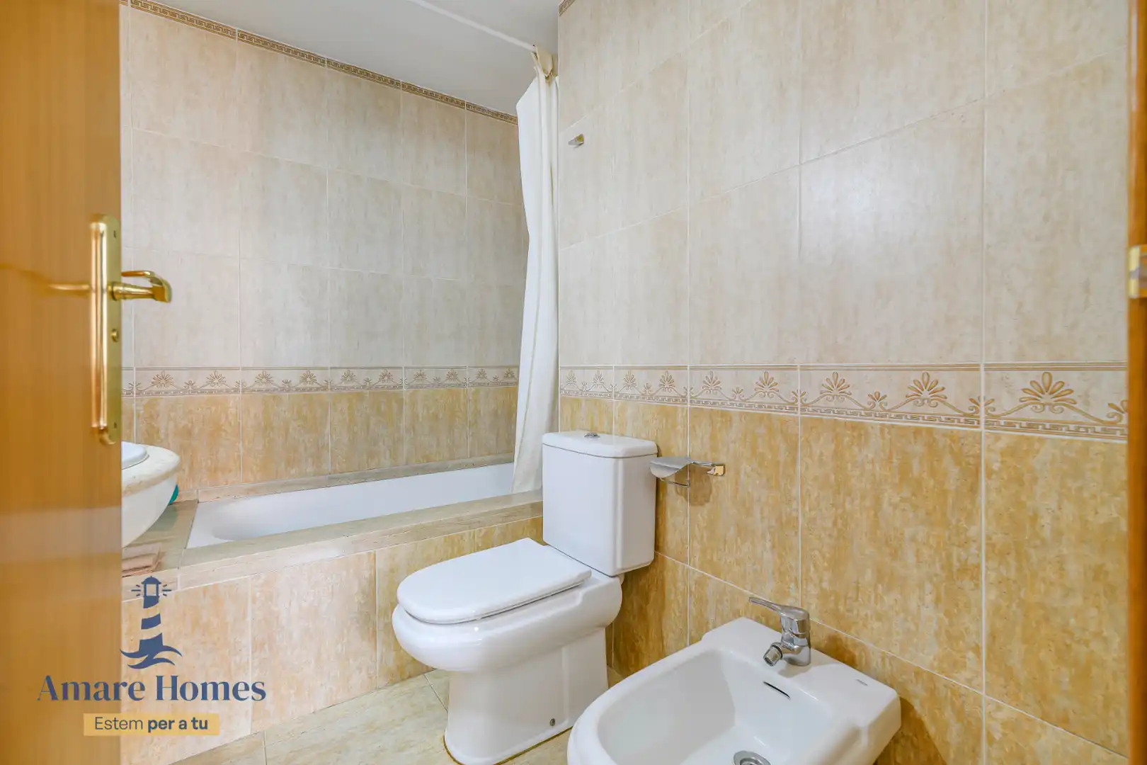 Bathroom of Flat for sale in Gavà  with Air Conditioner, Heating and Terrace