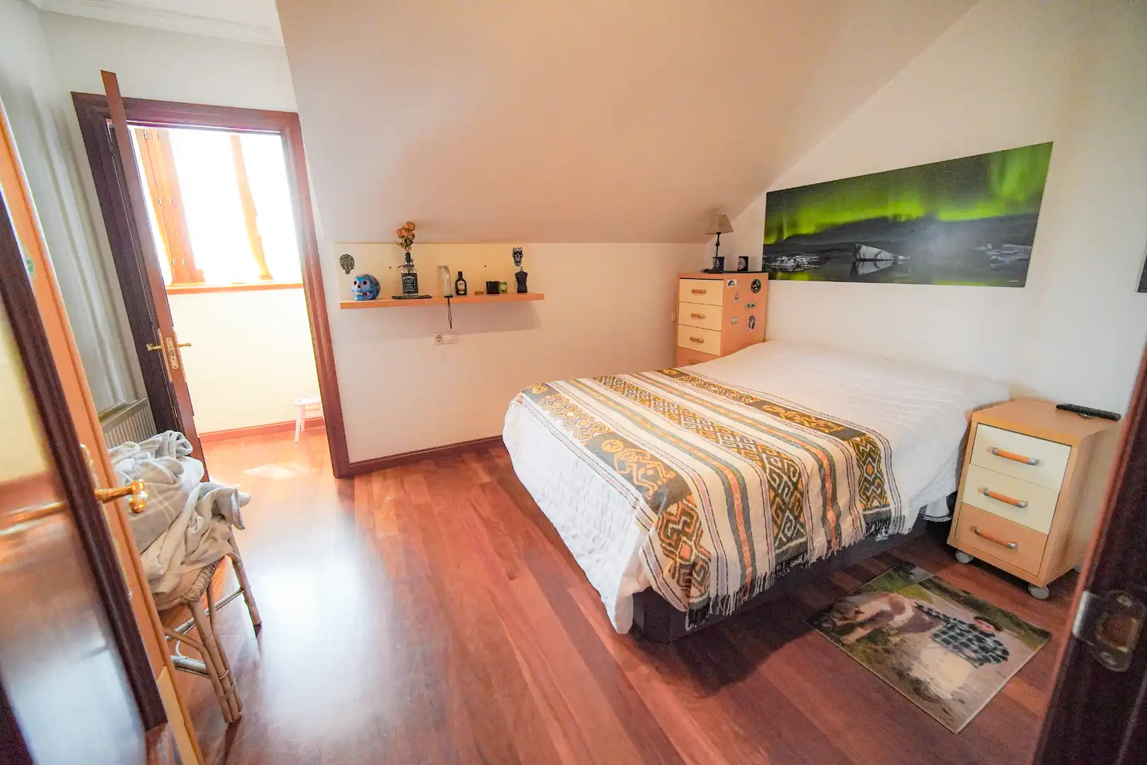 Schlafzimmer von Dachboden zum Verkauf in Avilés mit Heizung, Parkett und Terrasse