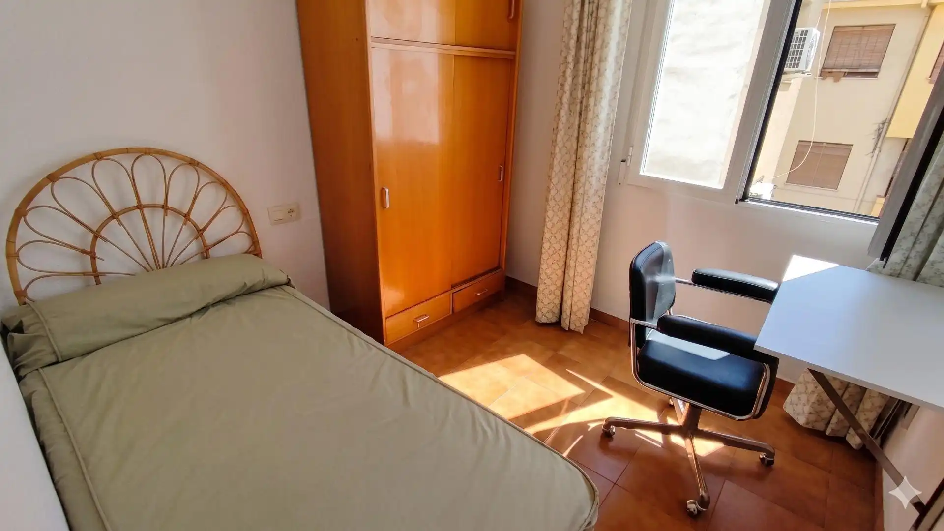 Bedroom of Flat for rent in Granada  with Heating, Furnished and Balcony