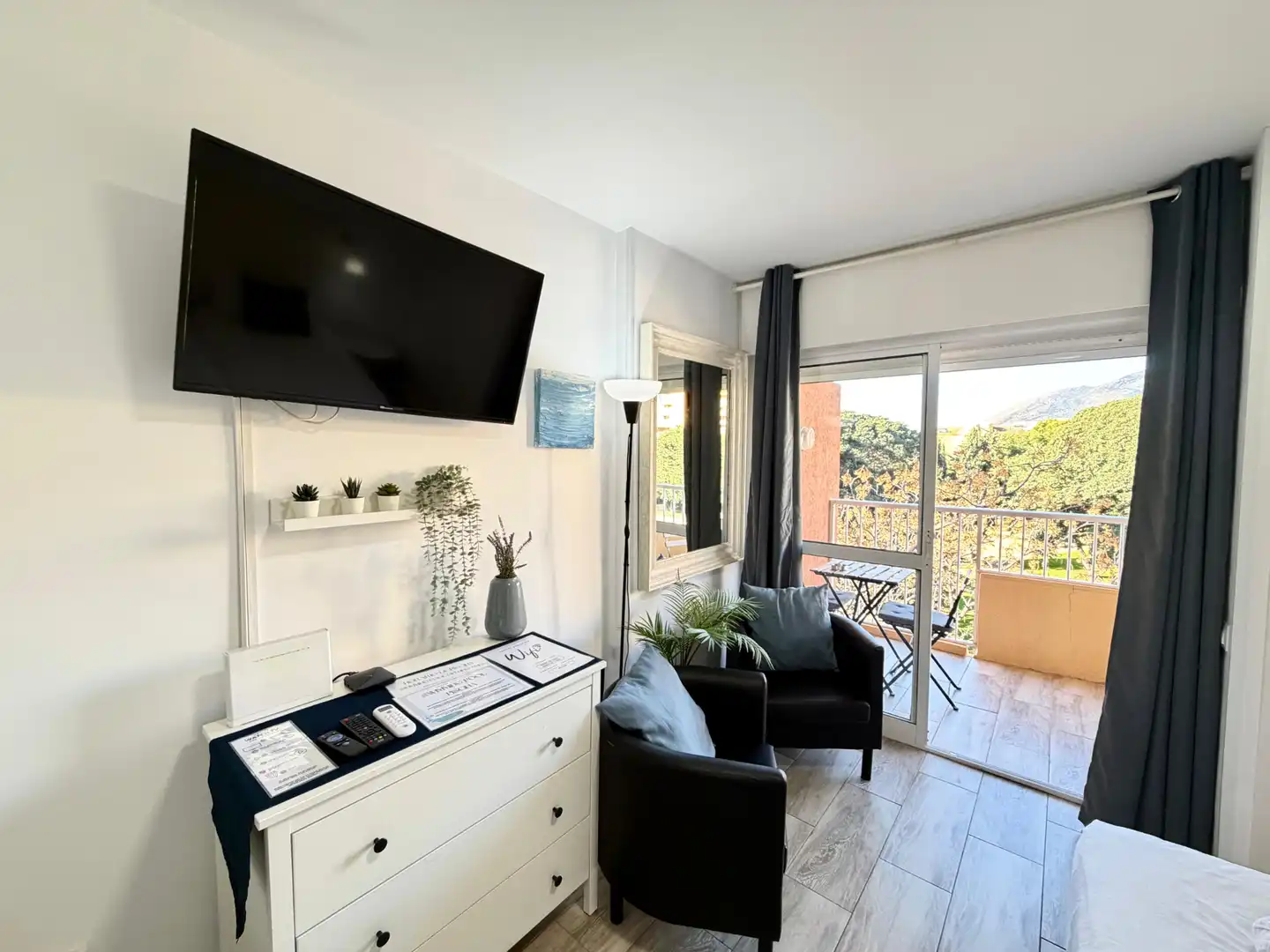 Terrasse von Wohnung zur Miete in Benalmádena mit Klimaanlage, Terrasse und Möbliert