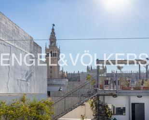 Exterior view of House or chalet for sale in  Sevilla Capital  with Air Conditioner, Heating and Balcony