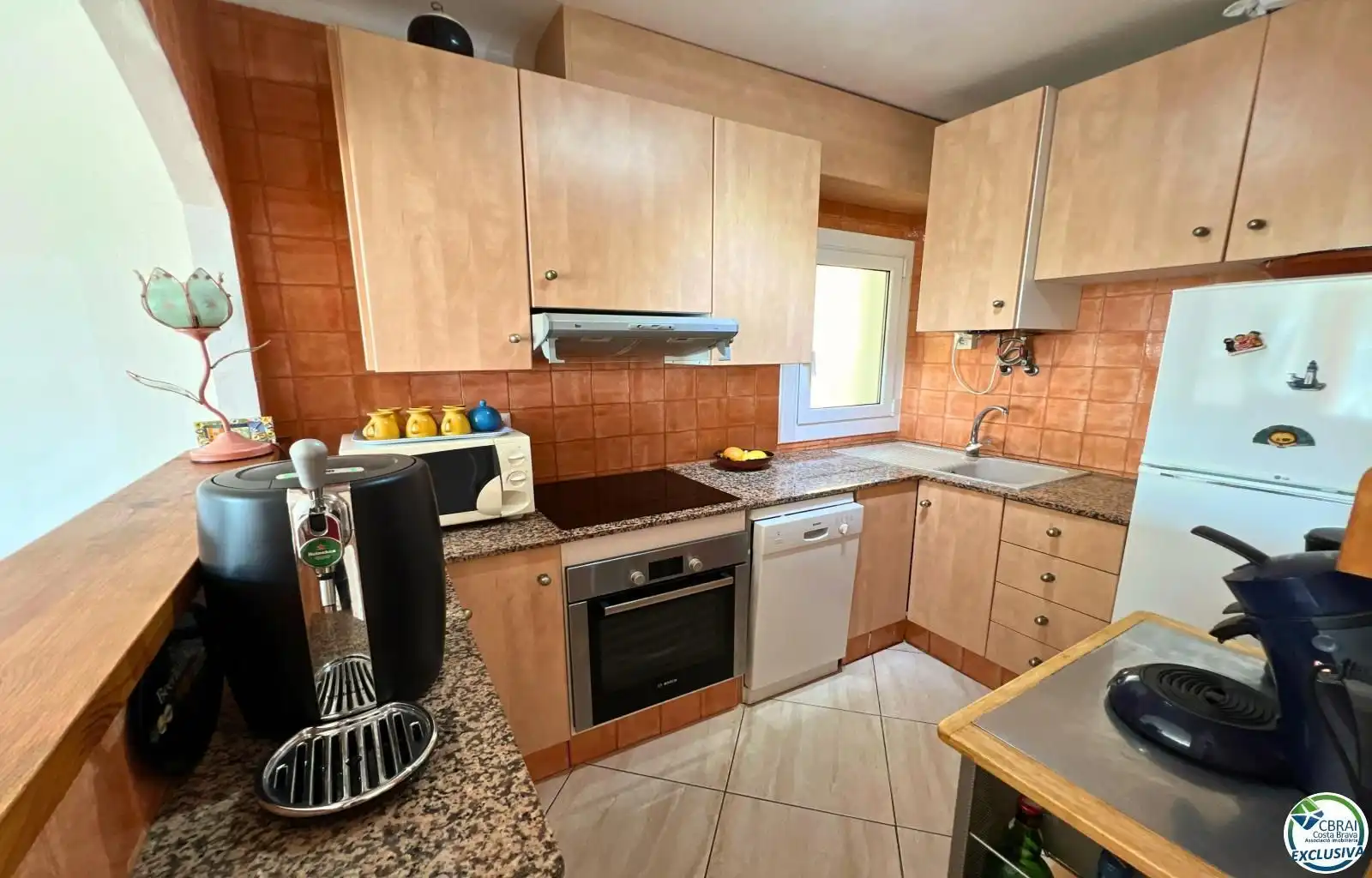 Cuina de Apartament en venda en Roses amb Terrassa, Traster i Moblat
