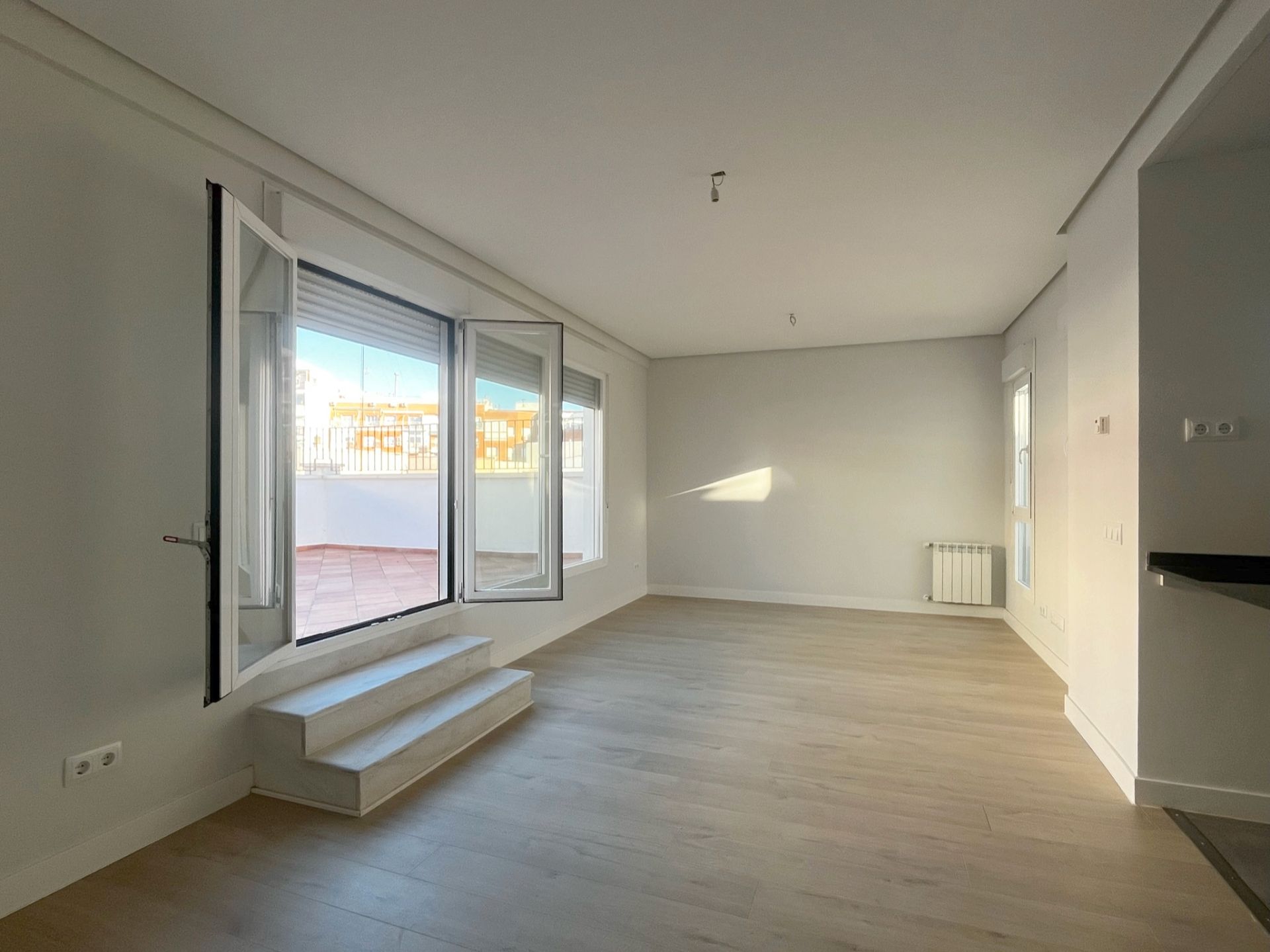 Sala de estar de Piso de alquiler en  Madrid Capital con Calefacción, Terraza y Horno