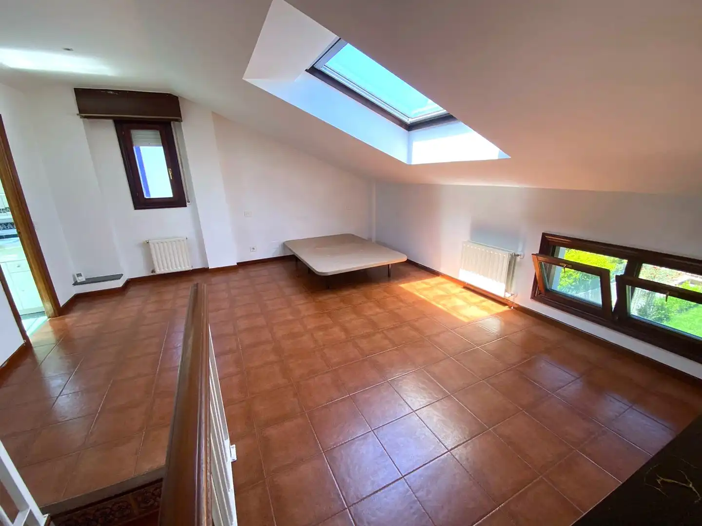 Einfamilien-Reihenhaus zum Verkauf in Castro-Urdiales mit Heizung, Privatgarten und Parkett