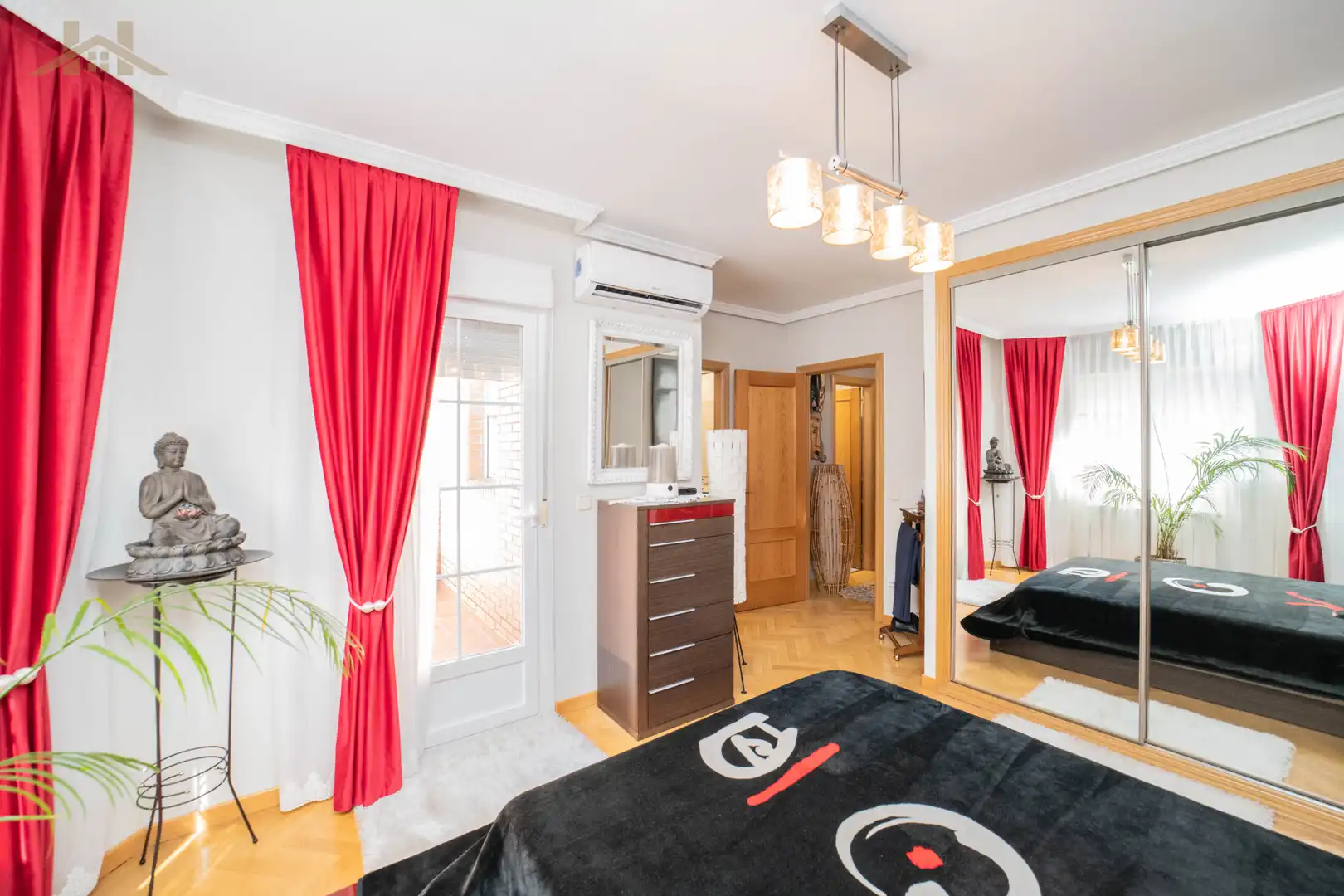 Bedroom of Detached homes for sale in Móstoles  with Air Conditioner, Heating and Private garden