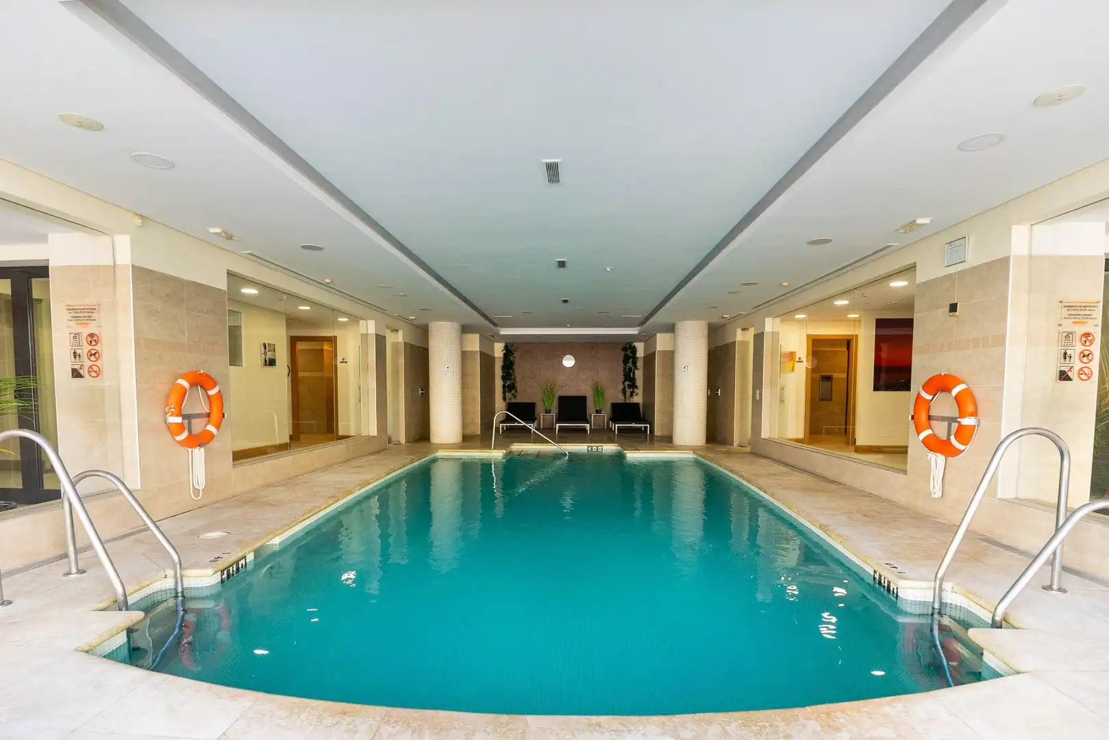 Piscina de Apartament en venda en Marbella amb Aire condicionat, Calefacció i Jardí privat