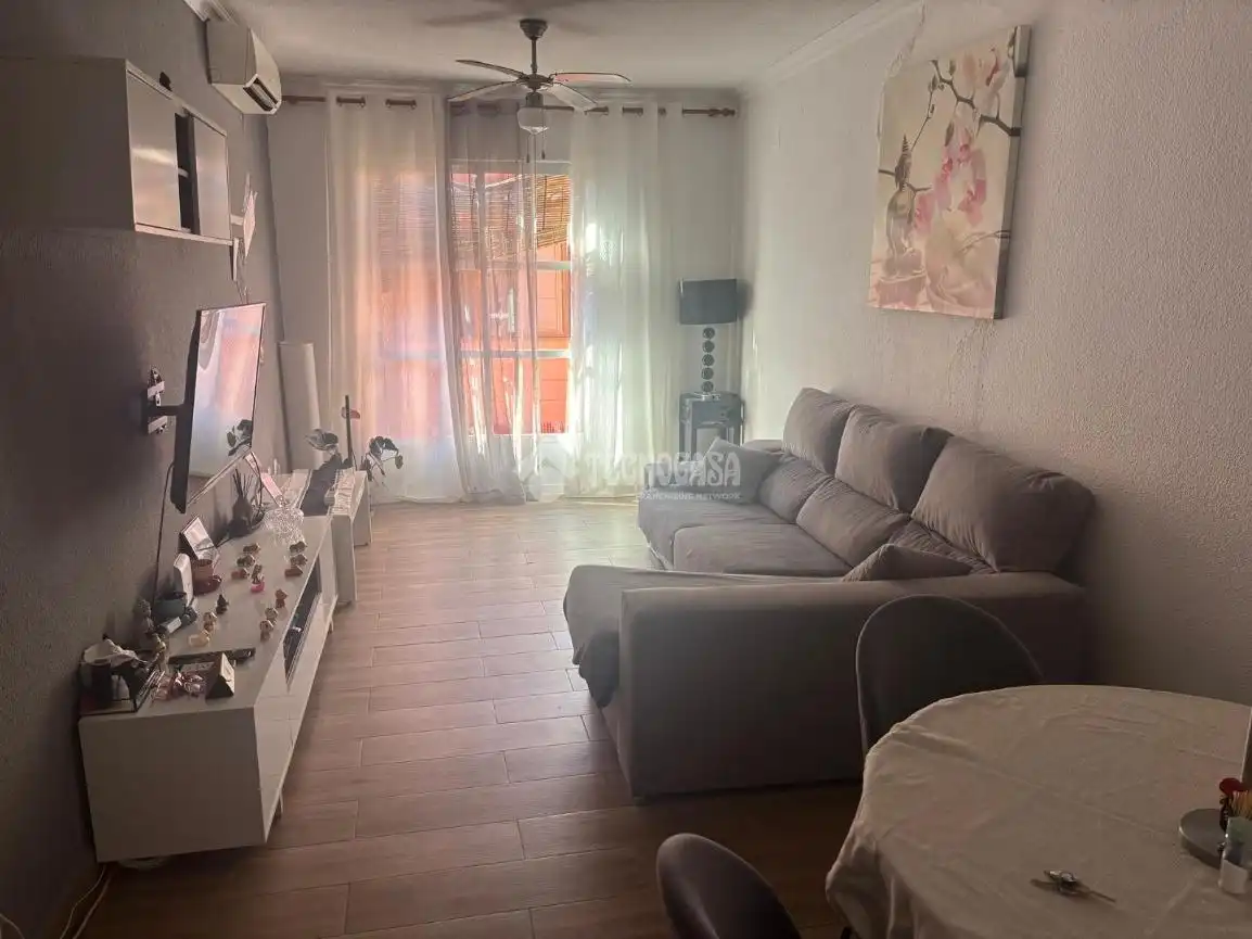 Casa aparellada en venda a Casco Antiguo