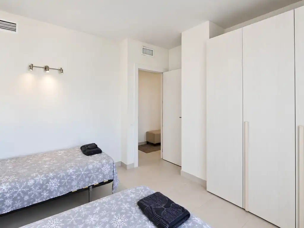Habitación de Piso en venta en Fuengirola con Aire acondicionado, Amueblado y Horno
