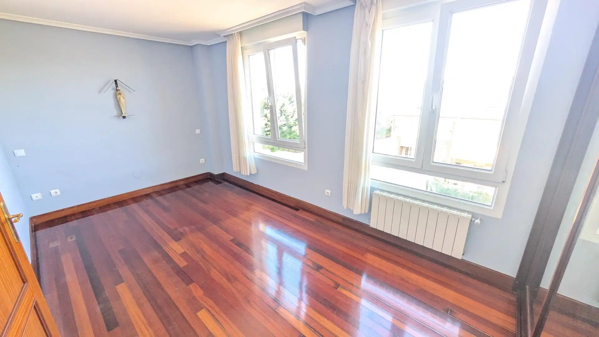 Habitación de Casa adosada en venta en Camargo con Calefacción, Jardín privado y Terraza