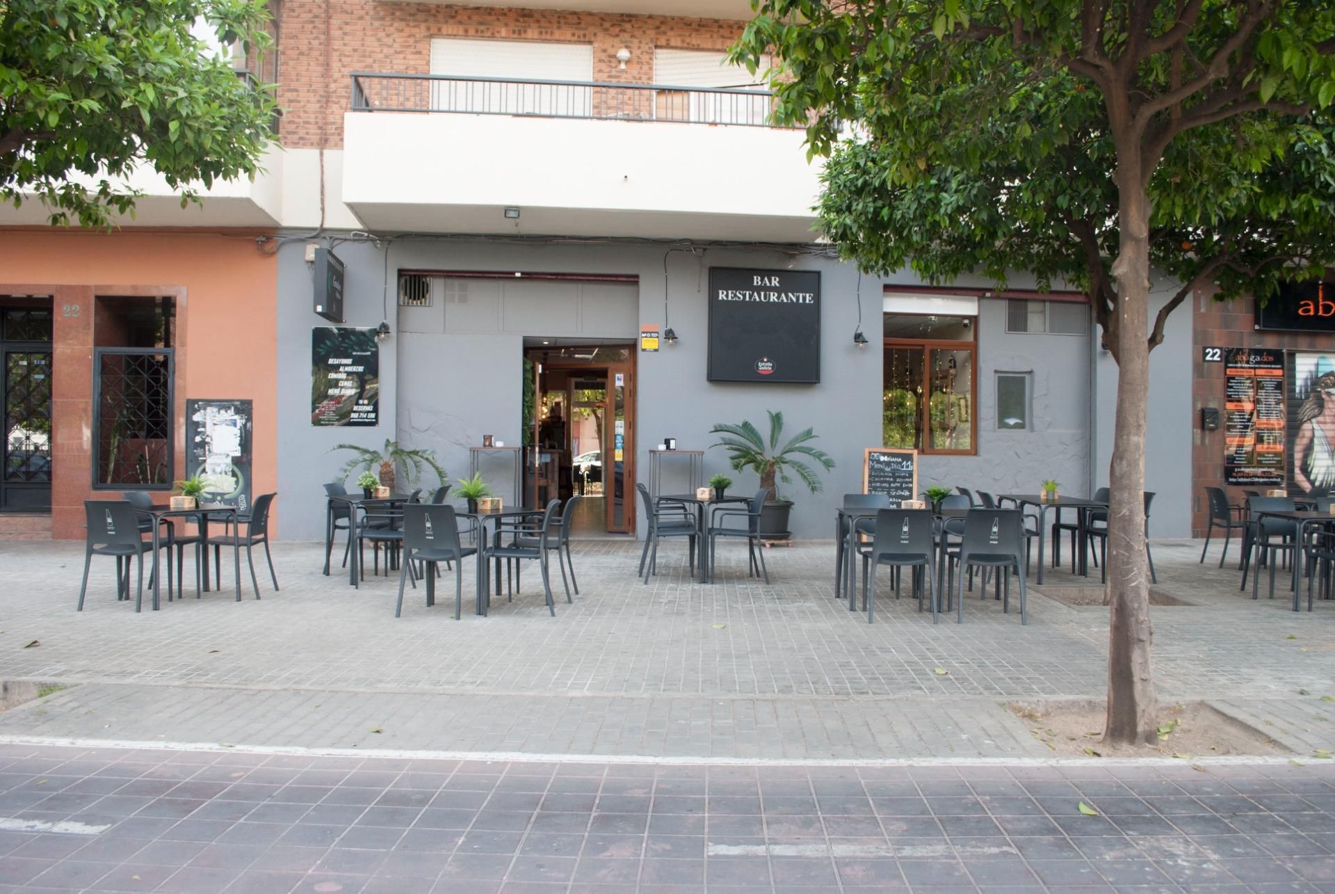 Local de lloguer en  Valencia Capital amb Aire condicionat, Terrassa i Moblat