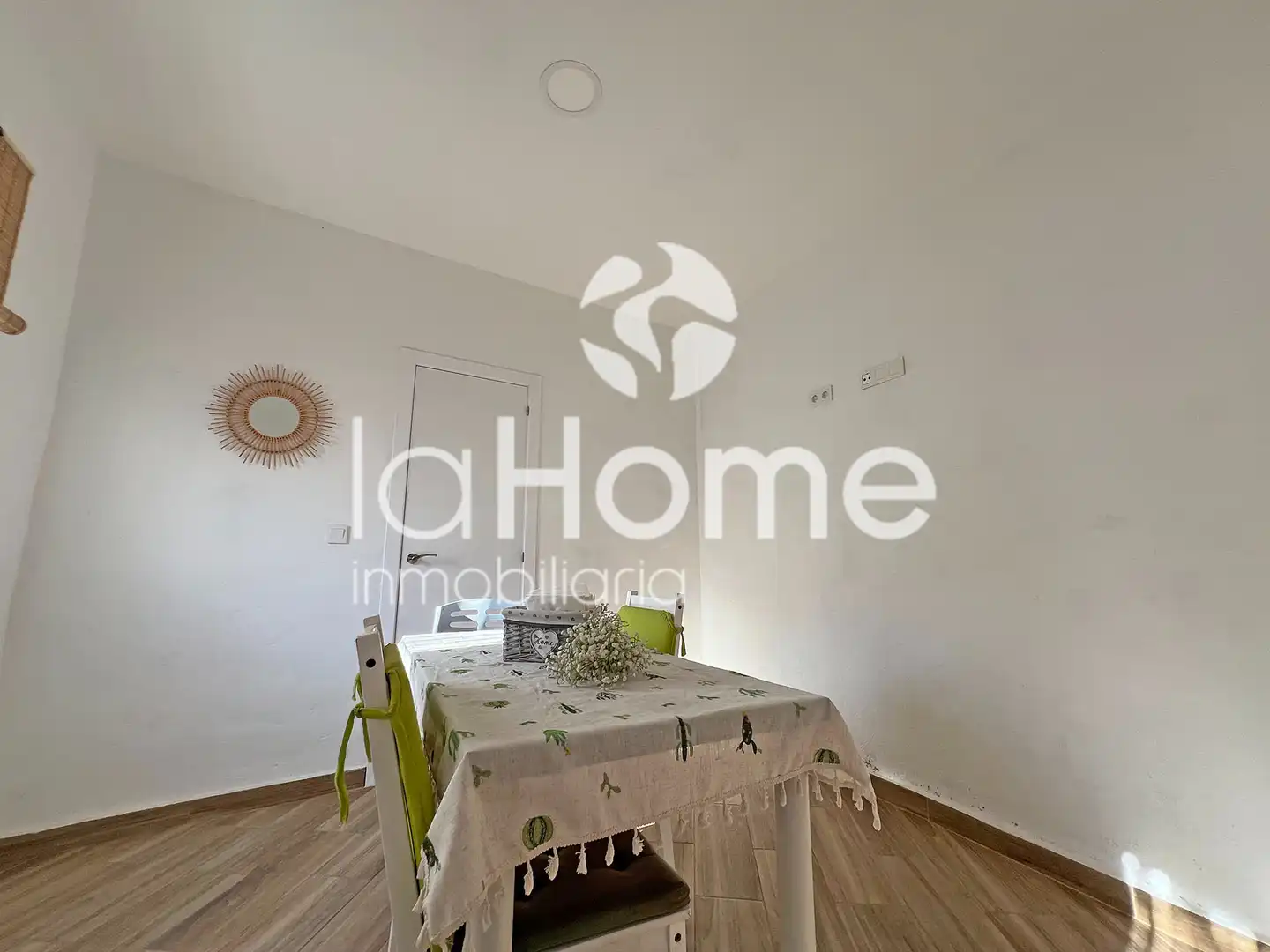 Sala de estar de Casa adosada en venta en Paterna con Aire acondicionado, Terraza y Horno