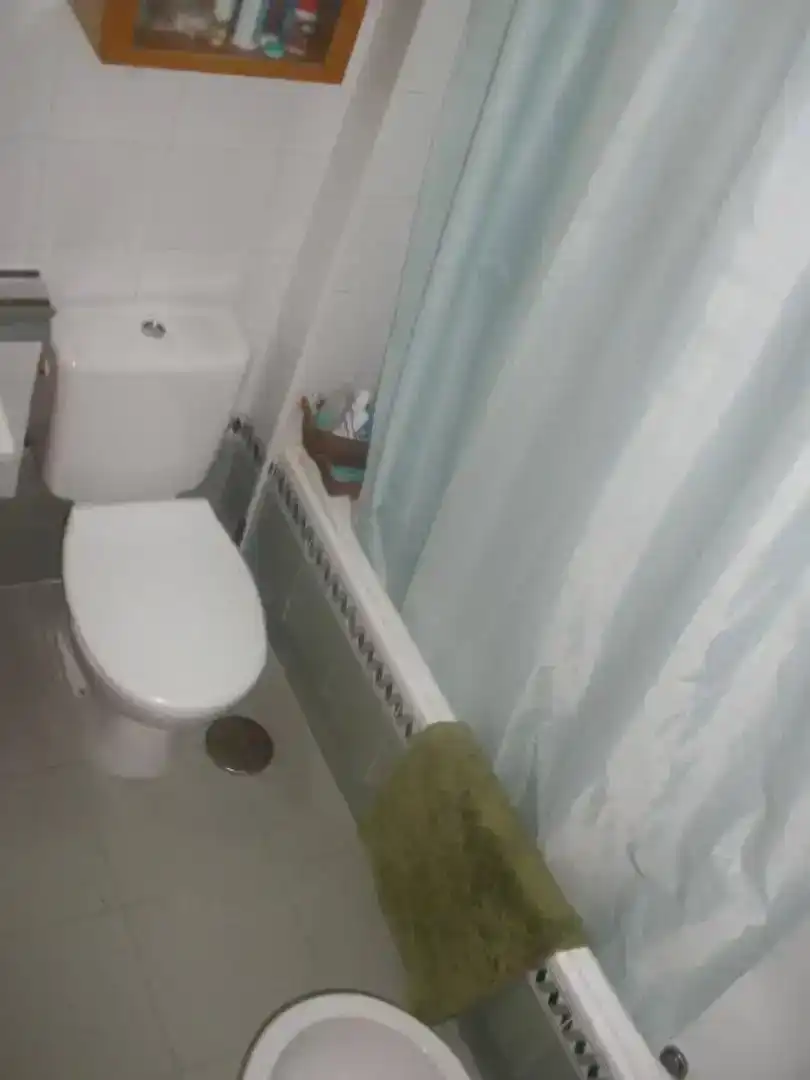 Baño de Piso en venta en Alcalá de Henares con Jardín privado, Piscina y Amueblado