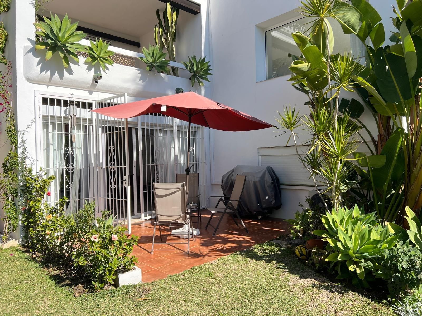 Terrassa de Planta baixa en venda en Marbella amb Aire condicionat, Calefacció i Jardí privat