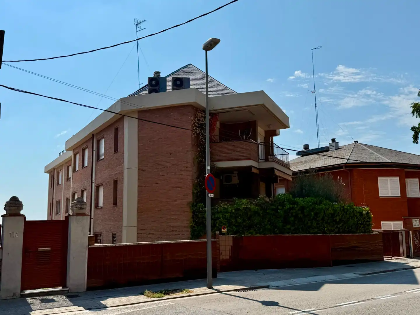 Vista exterior de Pis en venda en Barcelona amb Calefacció, Parquet i Terrassa